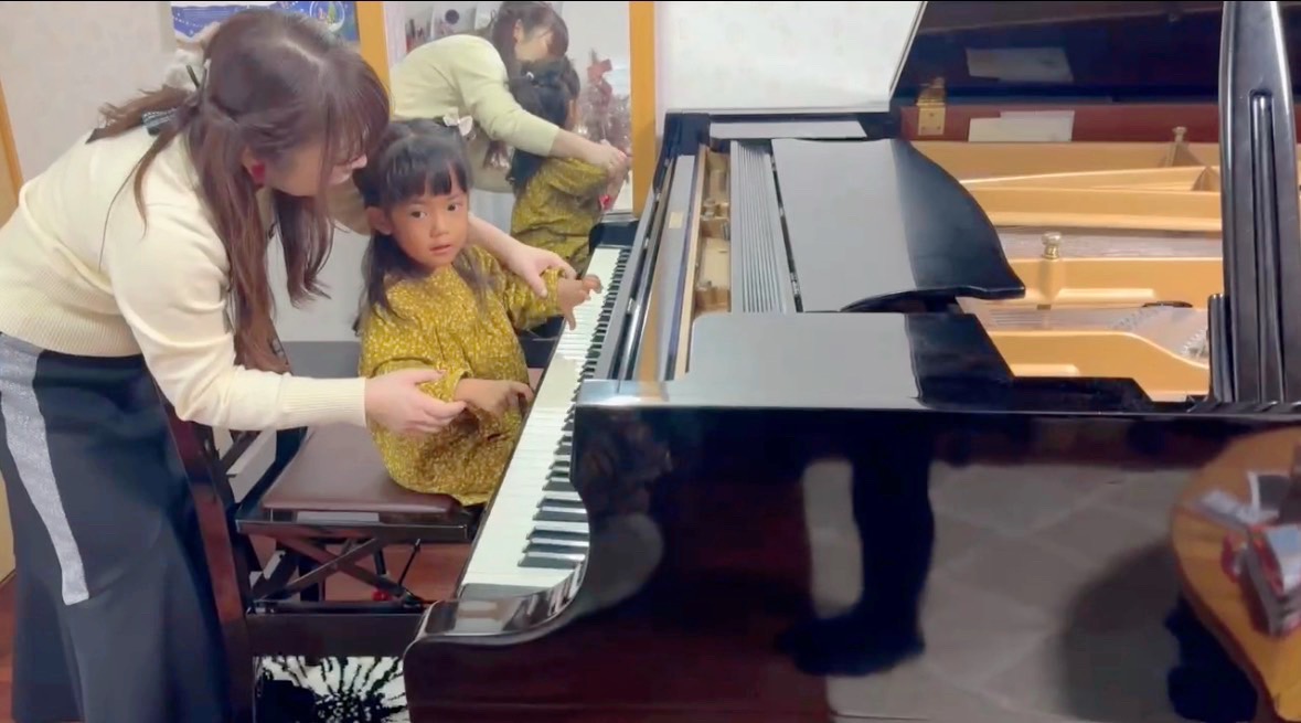 🌸2歳7ヶ月 Mちゃん ピアノ体験レッスンの様子🌸
